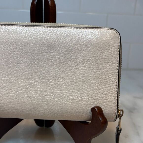 Coach Ivory Pebbled Leather Full Zip Wallet HTF - Picture 6 of 16